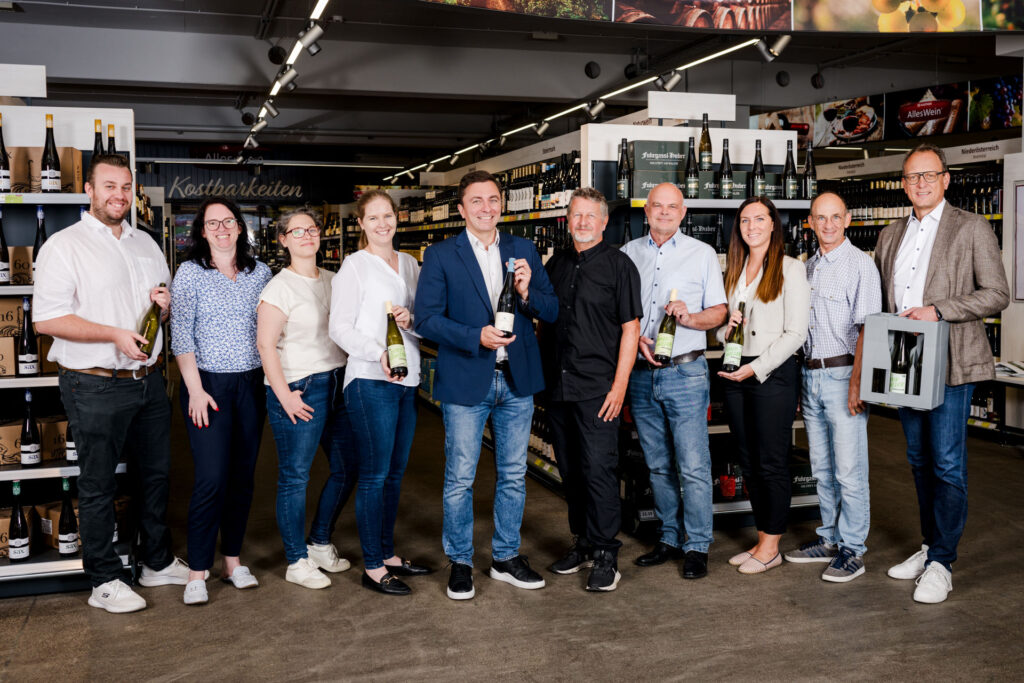 Die neue Mehrweg-Weinflasche - Steuerungsgruppe und Partner:innen